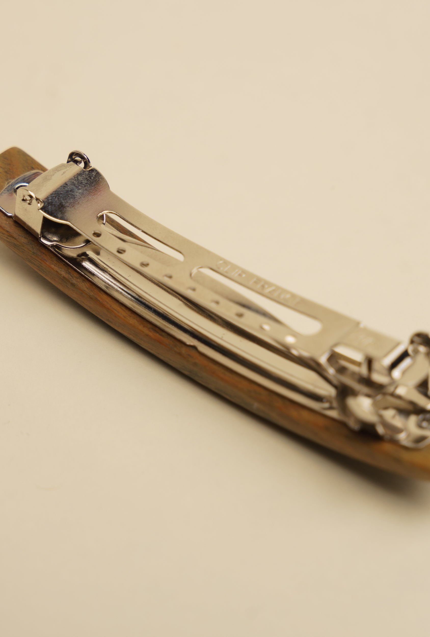 סט על סיכות עץ