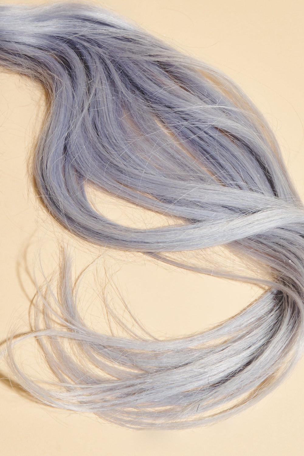 פקשוט של שיער טבעי חלק בצבע תכלת אפרפר